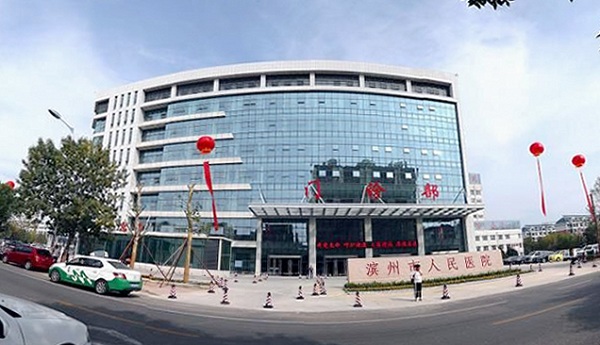 全新的门诊大楼大气磅礴.jpg